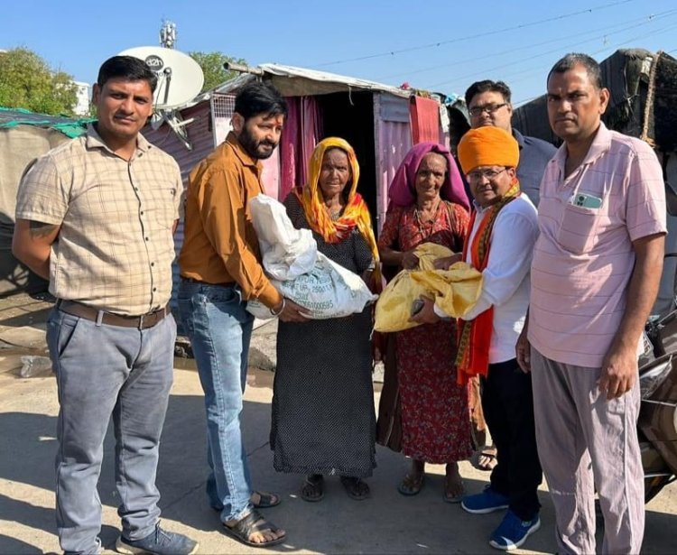 मानव नैतिक उत्थान संस्थान द्वारा किया गया मासिक राशन किट का वितरण
