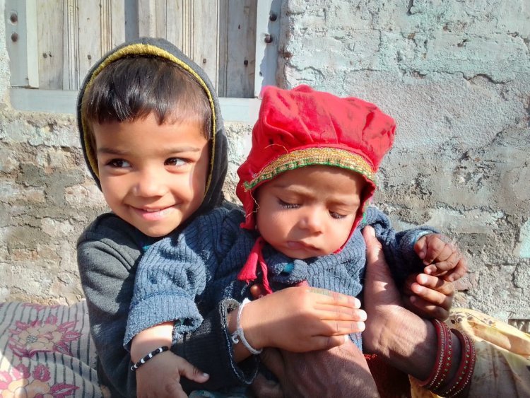 खुंडिया गांव की रोही में मां ने ही अपने दो बच्चों को पानी के कुंड में डालकर की निर्मम हत्या, पुलिस जुटी जांच में
