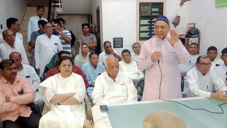तमाम मोर्चों पर विफल रही है केन्द्र सरकार कांग्रेस कार्यकर्ताओं की बैठक
