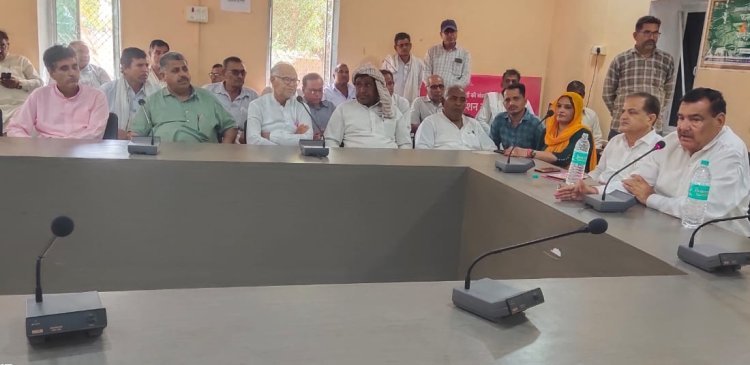 मुख्यमंत्री दौरे को लेकर विधायक बुड़ानिया ने कार्यक्रताओं की बैठक ली