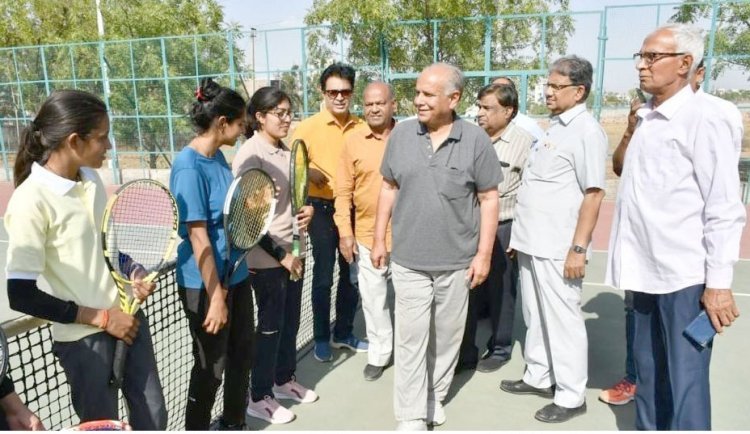 जिला स्टेडियम में टेनिस प्रतियोगिता आयोजित