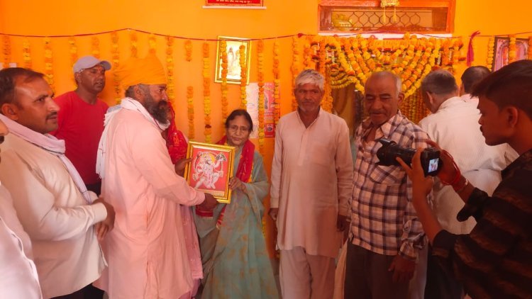 हनुमान जी के मंदिर में धोक लगाकर क्षेत्र में अमन चैन व खुशहाली की कामना की