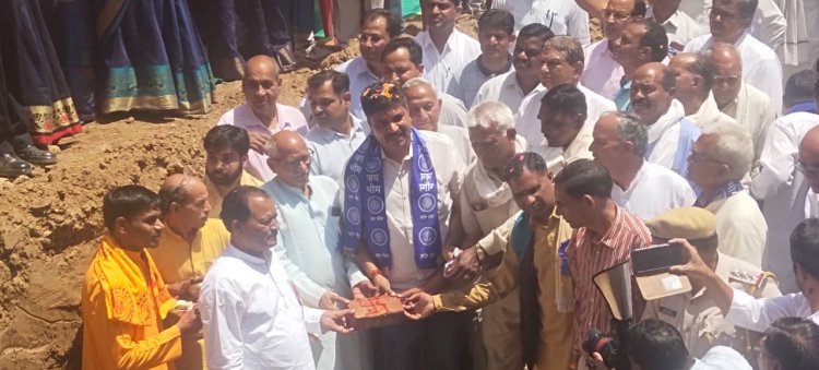 शिक्षित समाज में बालिका शिक्षा की अहम कडी - मंत्री जूली