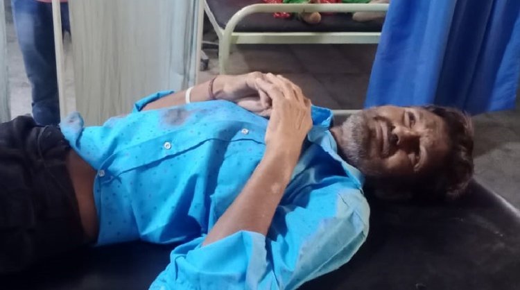 सांड के हमले में गंभीर घायल