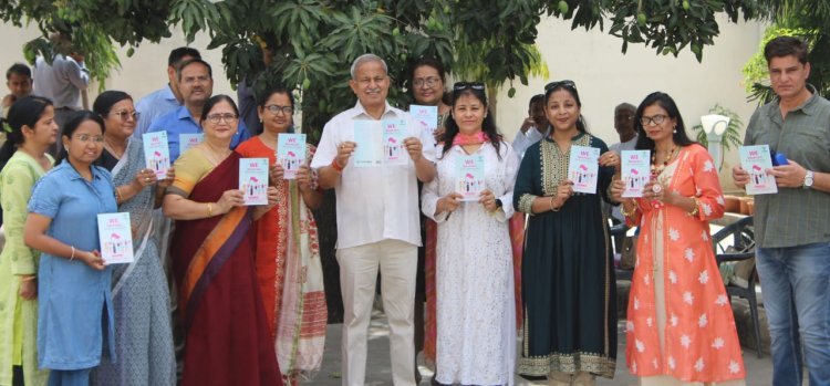 *तकनीकी शिक्षा मंत्री डॉ. सुभाष गर्ग ने किया पुस्तक का विमोचन विमोचन ।