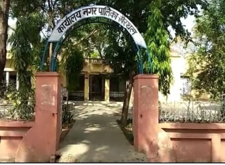 आपातकाल में बनी आवासीय योजना नहीं ले सकी मूर्त रुप ! संबंधित परेशान आवेदकों के साथ धोखा करने का लगा रहे आरोप, नहीं हो रही मामले में किसी प्रकार से जांच