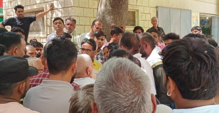 कार्यवाही के बाद शव सौंपा परिजनों को