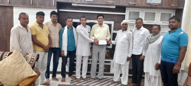 समाजसेवी मितड ने श्री शंकर नाथ गौशाला में 1 लाख रुपए का किया सहयोग