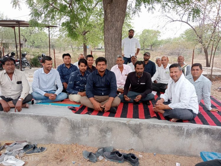 ग्राम विकास अधिकारियो का धरना छठे दिन भी रहा जारी