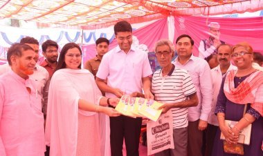 जिला कलक्टर सिद्धार्थ सिहाग ने किया महंगाई राहत कैम्पों का निरीक्षण