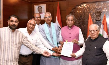 शेखावाटी में पेय एवं सिंचाई जल उपलब्ध कराने हेतु तिवाड़ी ने राज्यपाल को दिया ज्ञापन 