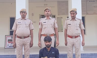 पुलिस ने फेसबुक पर नकली पिस्टल के साथ फोटो खिंचवाने व गैंगस्टर फॉलो करने वाले युवक को गिरफ्तार किया
