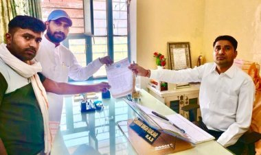 राष्ट्रपति के नाम एसडीएम को सौपा ज्ञापन