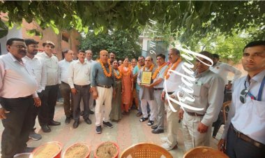 विद्यालय में एस डी एम सी मीटिंग का आयोजन 