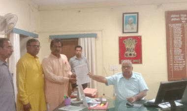 नाबालिग छात्रा को न्याय दिलाने हेतु मुख्यमंत्री के नाम ज्ञापन सौंपा