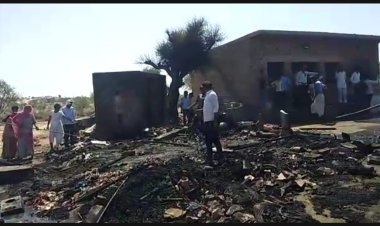 गैस सिलेंडर ब्लास्ट :- घर में आग लगने से लाखों रुपये ओर घरेलू समान जलकर राख