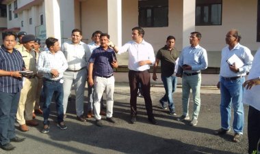 जिला कलक्टर ने किया मिनी सचिवालय का निरीक्षण