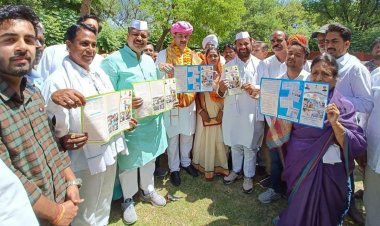 पूर्व केंद्रीय मंत्री सिंह व कैबिनेट मंत्री जूली ने किया योजनाओं के ब्रोशर का विमोचन 