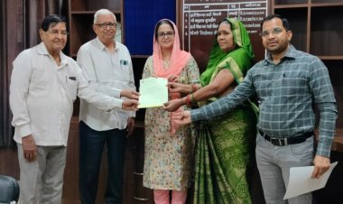 पर्यवेक्षक ने किया शिविरों का निरीक्षण 