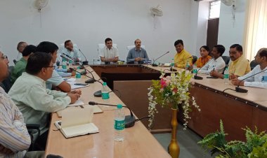 जिले के ईवीएम/वीवीपेट प्रथम स्तरीय जांच कार्य 15 मई से होगा प्रारम्भ राजनैतिक दलों के प्रतिनिधियों की बैठक आयोजित