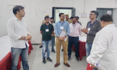 जिला कलक्टर ने किया ईवीएम वेयरहाउस का निरीक्षण, दिए दिशा-निर्देश