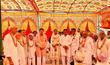 सादुलपुर विधायक कृष्णा पुनिया के नेतृत्व में गाँव बैरासर बड़ा में कम्युनिस्ट पार्टी, मार्क्सवादी पार्टी, बीजेपी व बसपा छोड़कर कांग्रेस पार्टी जॉइन की