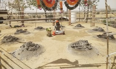 भीषण गर्मी के बीच अग्नि तपस्या कर रहे है योगी बाबा रामनाथ