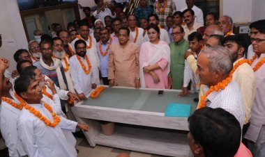 सेवक बनकर जनसेवा के माध्यम से पार्टी को मजबूत करें पदाधिकारी