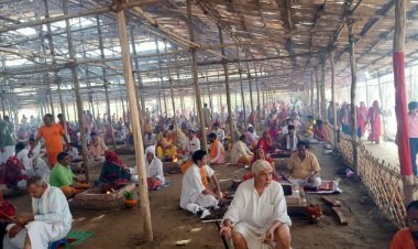 श्री हरि हरात्मक महायज्ञ में यज्ञ आचार्य ने दिलवाई 1लाख 21 हजार आहुतियां