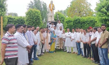 पूर्व प्रधानमंत्री पंडित जवाहरलाल नेहरु को याद कर दी श्रद्धांजलि