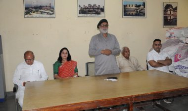 हिंदी पत्रकारिता दिवस पर हुआ संगोष्ठी का आयोजन