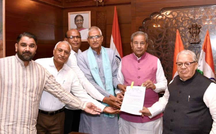 शेखावाटी में पेय एवं सिंचाई जल उपलब्ध कराने हेतु तिवाड़ी ने राज्यपाल को दिया ज्ञापन