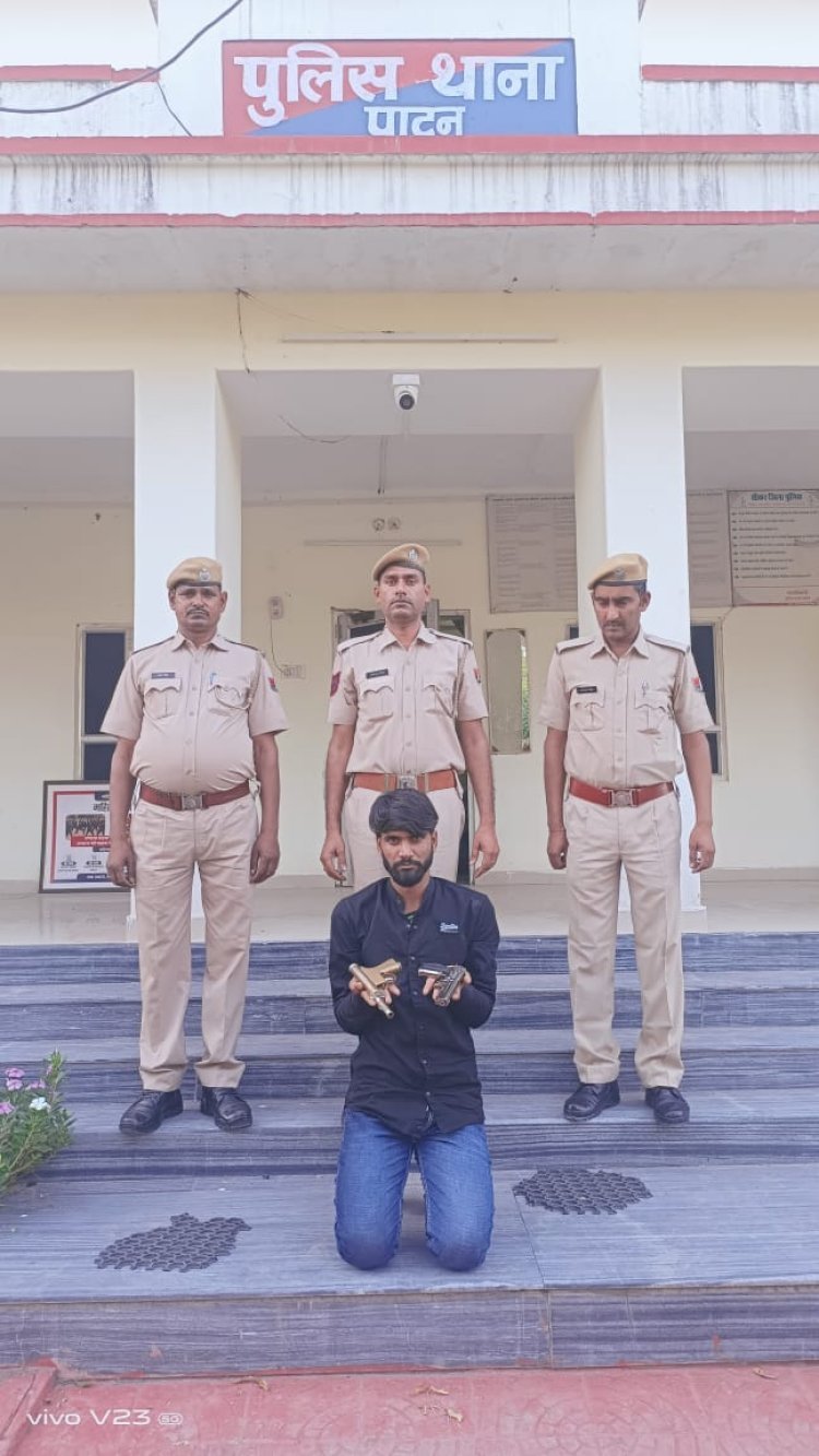 पुलिस ने फेसबुक पर नकली पिस्टल के साथ फोटो खिंचवाने व गैंगस्टर फॉलो करने वाले युवक को गिरफ्तार किया
