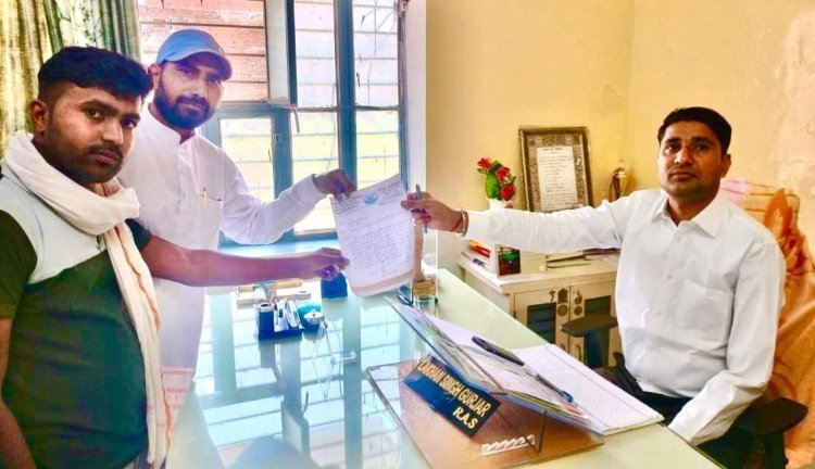राष्ट्रपति के नाम एसडीएम को सौपा ज्ञापन