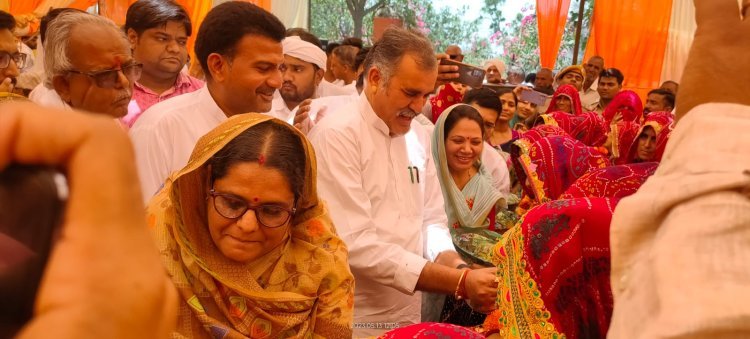नापावाली में गर्भवती महिलाओं की गोद भराई रस्म की गई 