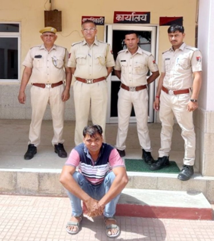 अवैध डोडा पोस्त और कार सहित तस्कर गिरफ्तार