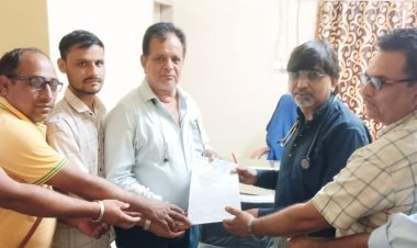 लैब टेक्नीशियन्स ने ज्ञापन सौंपकर रखी मांगे