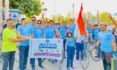 शहर में रैली निकाल कर मनाया विश्व साइकिल दिवस