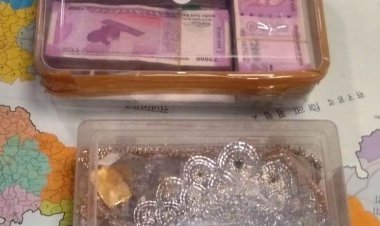 मुम्बई में करोड़ों की लूट के फरार आरोपियों को चूरू पुलिस ने किया गिरफ्तार हीरे जड़ित ज्वैलरी, सोने के बिस्किट व नगदी बरामद
