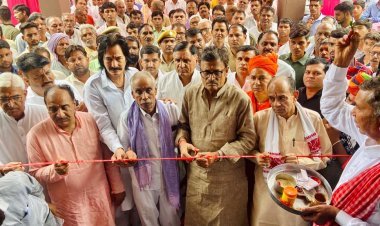 सामुदायिक भवन का उद्घाटन व मूर्ति अनावरण समारोह आयोजित ।