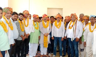 मीना पहुंचे अपनी जन्म भूमि गांव लाकी बीरपुर 