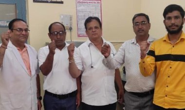 लैब टेक्नीशिन्स ने किया आंदोलन का आगाज, शाम को हुई वार्ता