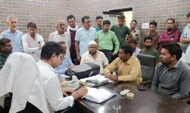 सब्जी थोक मंडी में प्रतिदिन 15 लाख की किसान लाते है सब्जी, 6.25 प्रतिशत के हिसाब से किसानों से वसूलते है प्रतिदिन93 हजार 750 रूपए, किसानों ने किया आंदोलन