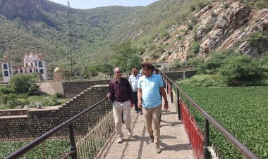 जिला कलक्टर ने किया जयसमंद बांध नहर का निरीक्षण कार्य में गुणवत्ता बरतने तथा शीघ्र कार्य पूरा करने के दिए निर्देश