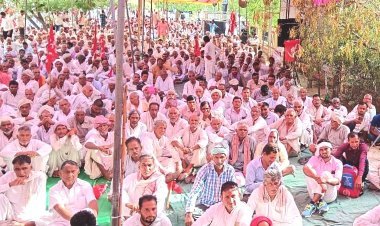 किसानों के पड़ाव जारी, आन्दोलन तेज करने का निर्णय स्थाई मोर्चा तंबू बनाना शुरू