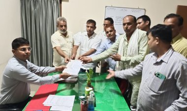 शिक्षकों ने बीएलओ कार्य मुक्त कराने को लेकर मुख्यमंत्री के नाम ज्ञापन सौंपा