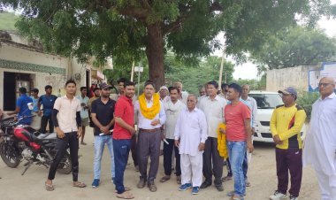 पूर्व संभागीय आयुक्त ने गांव गांव जनसंपर्क कर सुनी समस्याएं...