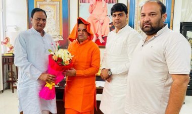 सांसद महंत बालकनाथ से मिले राकेश जैन   जैन ने विधानसभा क्षेत्र के दर्जनभर से अधिक गांवों का किया दौरा 