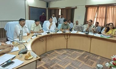 जिला परिषद की साधारण सभा की बैठक हुई अयोजित   जनप्रतिनिधियों ने उठाए अपने क्षेत्र के जरूरी मुद्दे  विकास कार्यो को गति प्रदान करें - जिला प्रमुख