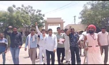 गोचर भूमि का गेट खोलने की मांग, आरएलपी पार्टी के कार्यकर्ताओं ने एसडीएम कार्यालय में किया विरोध प्रदर्शन, एसडीएम को ज्ञापन देकर चक्का जाम की दी चेतावनी